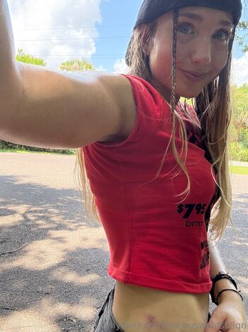 Anna Oswal / annaoswaldsk8qn nude photo #21