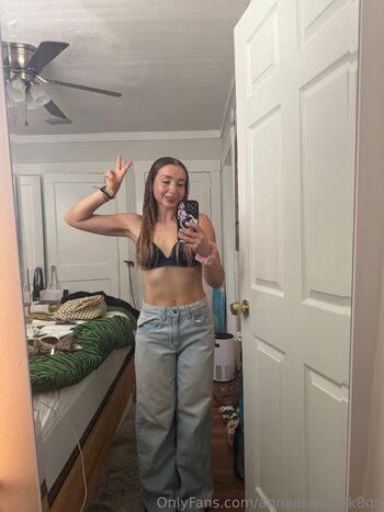 Anna Oswal / annaoswaldsk8qn nude photo #38