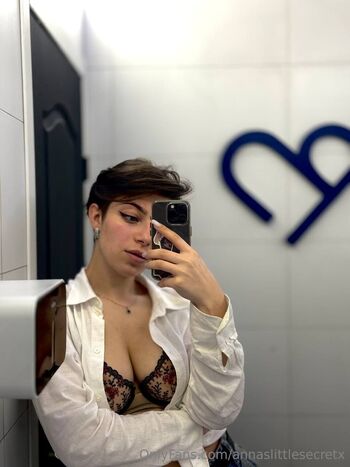 Anna / annaslittlesecretx nude photo #20