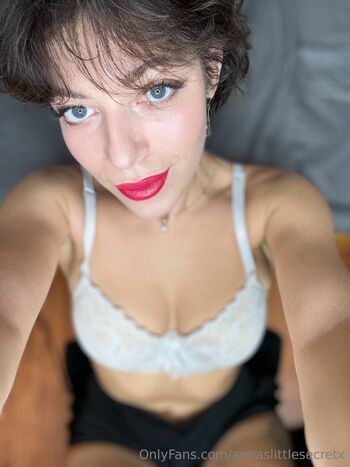 Anna / annaslittlesecretx nude photo #31