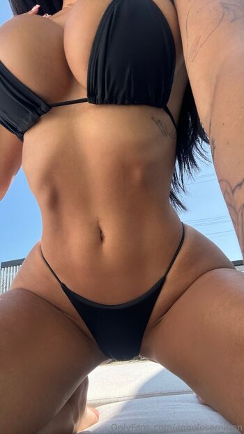 Annie Milto / annelesemilton nude photo #4