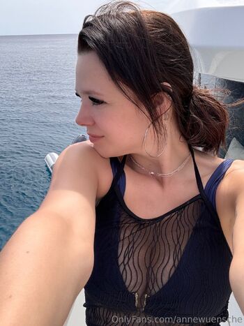 Anne Wünsch / annewuensche / anne_wuensche nude photo #3