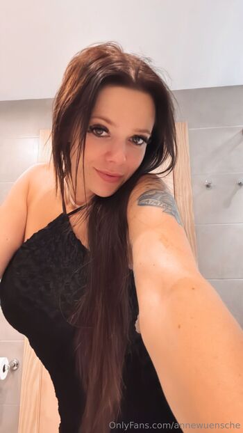 Anne Wünsch / annewuensche / anne_wuensche nude photo #5