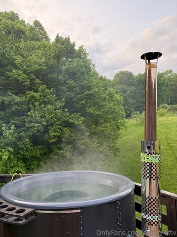 Annie Wild / annie_oftv nude photo #7