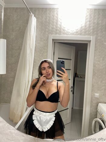 Annie Wild / annie_oftv nude photo #23