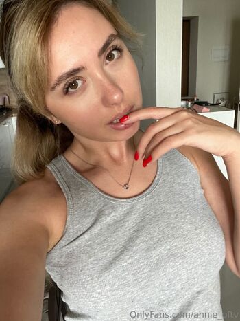 Annie Wild / annie_oftv nude photo #39