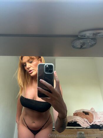 TWO PUSSY PRINCESS / anniecharlotte nude photo #7