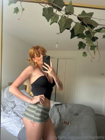 TWO PUSSY PRINCESS / anniecharlotte nude photo #13