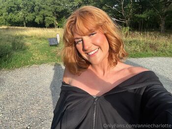 TWO PUSSY PRINCESS / anniecharlotte nude photo #17