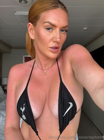 TWO PUSSY PRINCESS / anniecharlotte nude photo #19