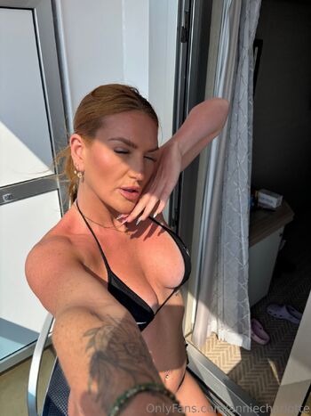 TWO PUSSY PRINCESS / anniecharlotte nude photo #22