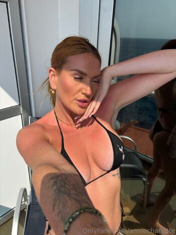 TWO PUSSY PRINCESS / anniecharlotte nude photo #23