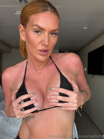 TWO PUSSY PRINCESS / anniecharlotte nude photo #29