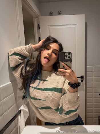 Anni / anniefree nude photo #21