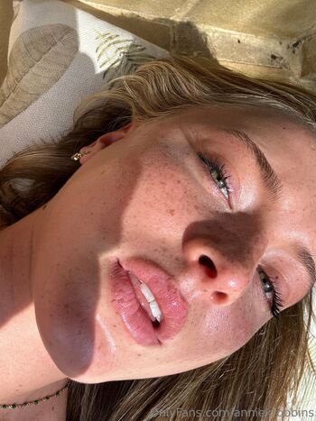 Anniekrobbin / anniekrobbins nude photo #16