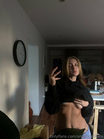 Anniekrobbin / anniekrobbins nude photo #22
