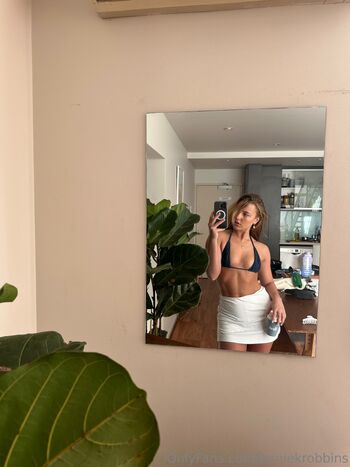 Anniekrobbin / anniekrobbins nude photo #38