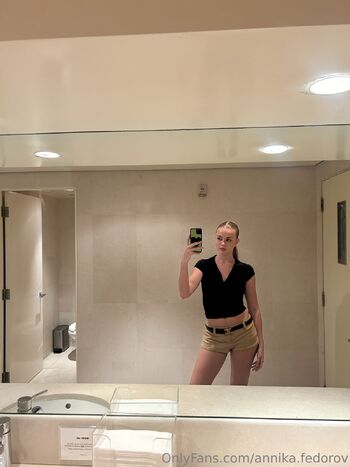Annika Fedoro / annika.fedorov nude photo #21