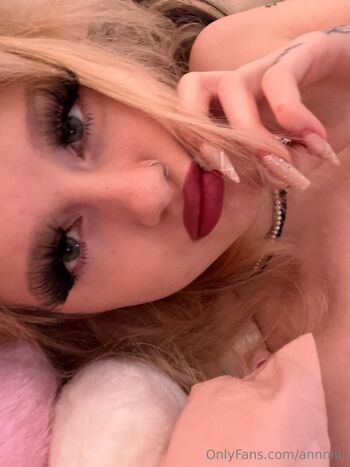 𝖆𝖓𝖓𝖎 / annniiii / annaa.brwn nude photo #21