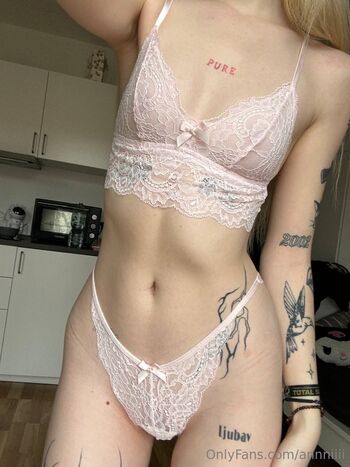 𝖆𝖓𝖓𝖎 / annniiii / annaa.brwn nude photo #30