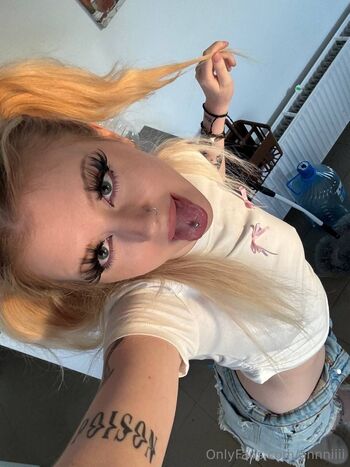 𝖆𝖓𝖓𝖎 / annniiii / annaa.brwn nude photo #38