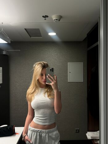 Anny / anny_tenderly nude photo #37