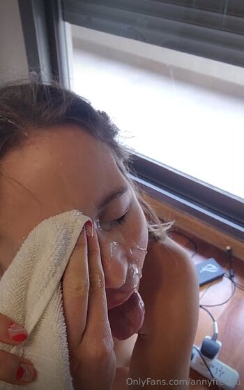 Anny FRE / annyfree4u nude photo #1