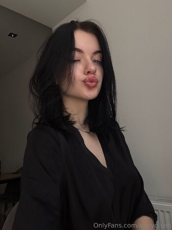 Anny Ol / annyolsen nude photo #12