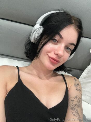 Anny Ol / annyolsen nude photo #22