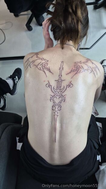 Honey / anoynmouslove nude photo #1