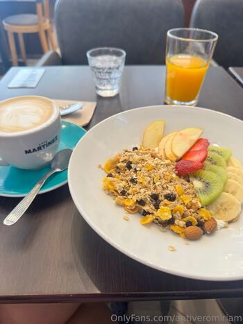 Princess / antiveromiriam nude photo #6