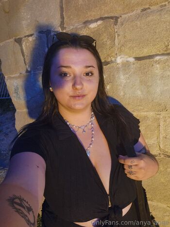 Anya / anya_ange nude photo #4