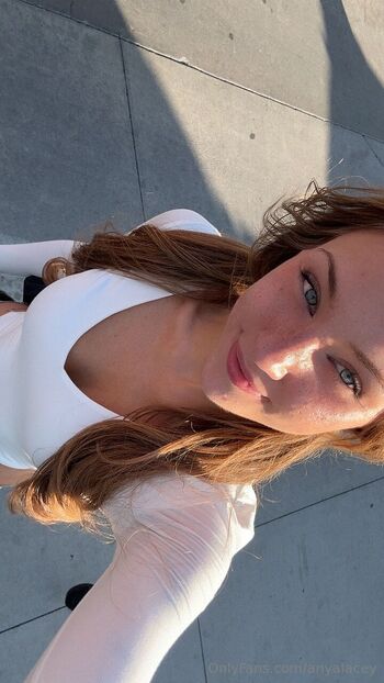 Anya / anyalacey nude photo #1
