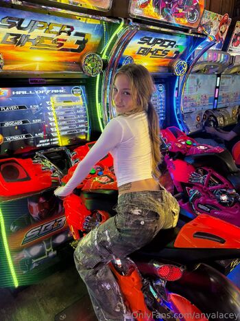 Anya / anyalacey nude photo #3