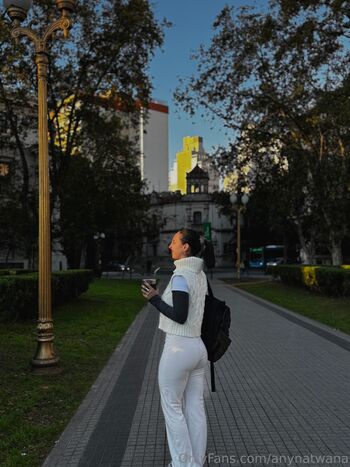 An / anynatwana / naturalwomenana nude photo #2