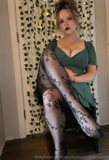 a.pantyhose.obsession / apantyhoseobsessions / obsessed_with_alisha / ahoseobsessions nude photo #34