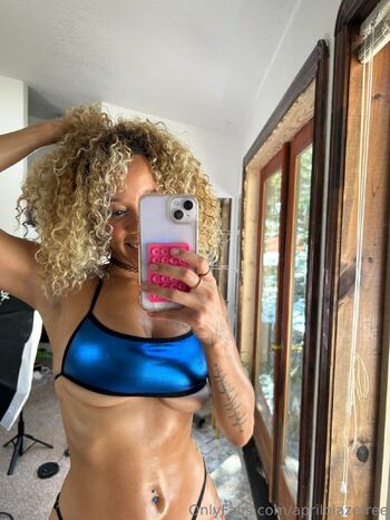 April Blaz / aprilblazefree nude photo #12