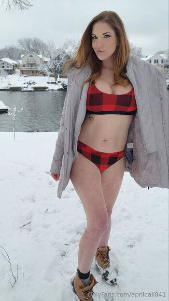 Aprilcali84 / aprilcali841 nude photo #23