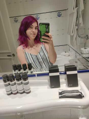 Aprils sneak pee / aprilthefreefairy nude photo #14
