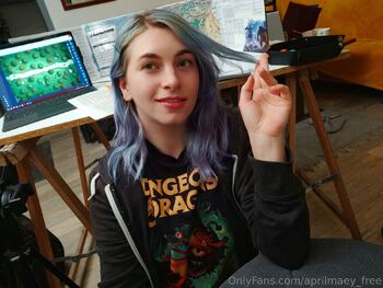 Aprils sneak pee / aprilthefreefairy nude photo #31