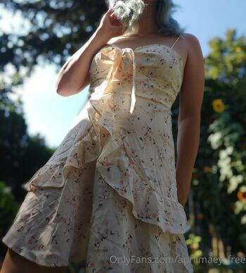 Aprils sneak pee / aprilthefreefairy nude photo #39