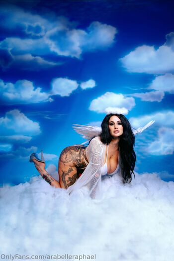 Arabelle Raphae / arabelleraphael nude photo #12