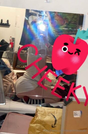 u42988785 / arachnelover nude photo #5