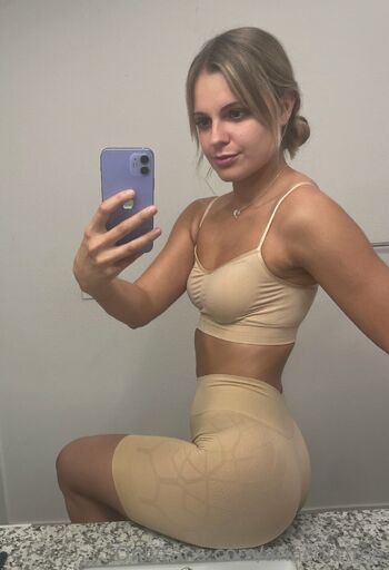 Nurse Aria / ariacolefree nude photo #22