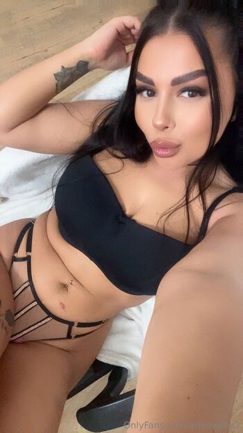 Aria / ariamoreu2 nude photo #4