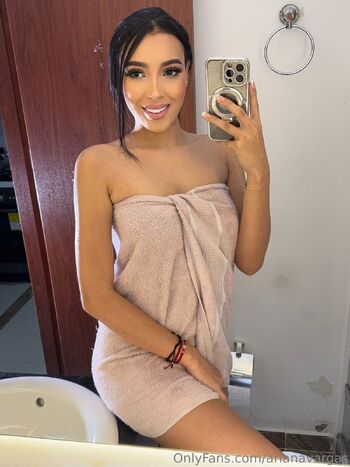 Ariana V / arianavargas nude photo #5
