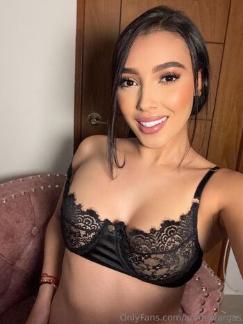 Ariana V / arianavargas nude photo #6