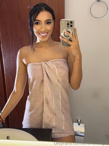 Ariana V / arianavargas nude photo #8