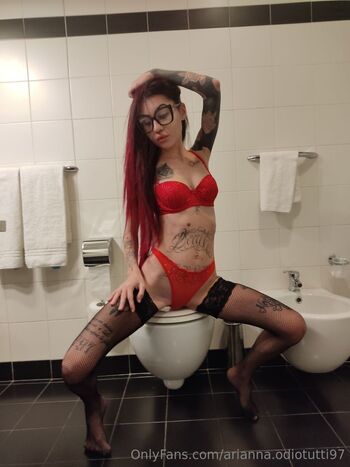 Odiotutt / arianna.odiotutti97 nude photo #6