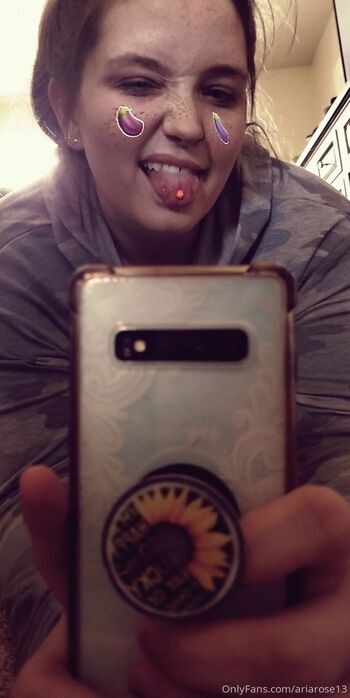 Aria Ros / ariarose13 nude photo #4